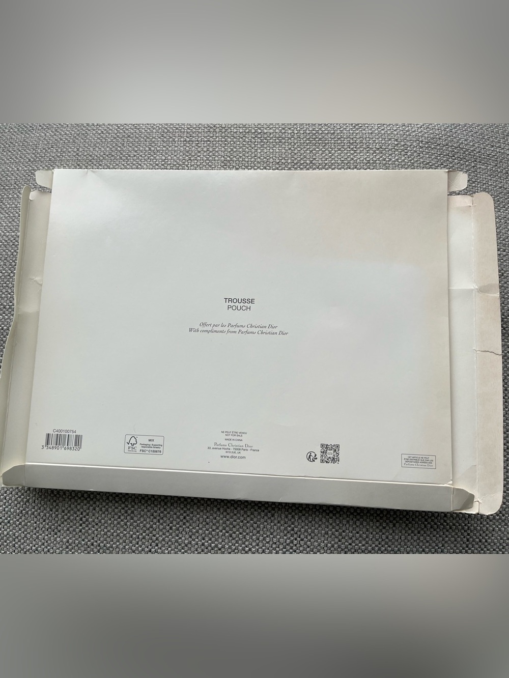 New Dior Beauty White Pouch with Gold J’ADORE Lettering - Picture 7 of 7